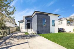 Pre-foreclosure in  ARTS ST New Orleans, LA 70122