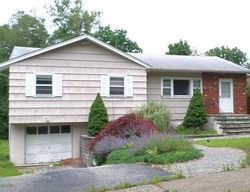 Pre-foreclosure in  WOLFE DR Wanaque, NJ 07465