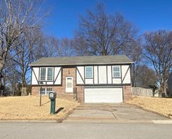Pre-foreclosure in  URBAN WAY DR Belleville, IL 62226