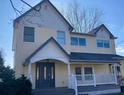 Pre-foreclosure in  GARDEN CITY ST Bay Shore, NY 11706