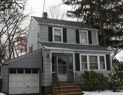 Pre-foreclosure Listing in MAPLE AVE TEANECK, NJ 07666