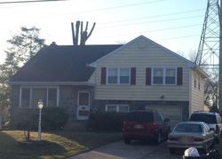 Pre-foreclosure in  BOXWOOD LN Riverton, NJ 08077
