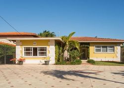 Pre-foreclosure in  N SHORE DR Miami Beach, FL 33141