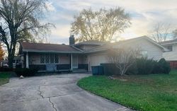 Pre-foreclosure in  HOLLY LN Munster, IN 46321