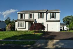 Pre-foreclosure Listing in HUCKLEBERRY LN HARLEYSVILLE, PA 19438