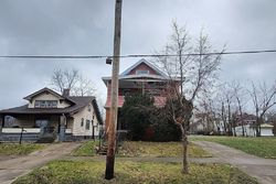 Pre-foreclosure Listing in E 110TH ST CLEVELAND, OH 44105