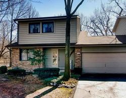 Pre-foreclosure in  COMMONS DR Palos Park, IL 60464