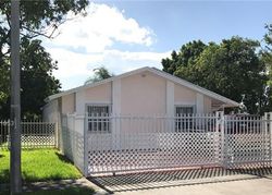 Pre-foreclosure in  SW 118TH PL Miami, FL 33177