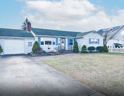 Pre-foreclosure in  MCKINLEY PL Massapequa, NY 11758