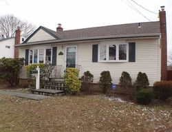 Pre-foreclosure in  TREMONT RD Lindenhurst, NY 11757