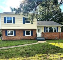 Pre-foreclosure Listing in TARPLEY RD RICHMOND, VA 23225