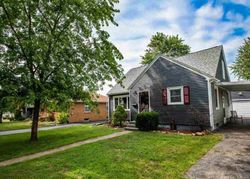 Pre-foreclosure in  JEFFERSON ST Pekin, IL 61554