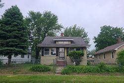  9 1/2 St, Rock Island IL