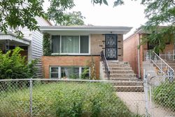 Pre-foreclosure in  E 76TH ST Chicago, IL 60619