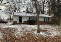 Pre-foreclosure in  E LAWRENCE AVE Springfield, IL 62703
