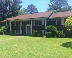 Pre-foreclosure in  RAYFIELD DR SW Bessemer, AL 35022