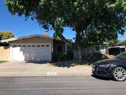 Pre-foreclosure in  EASTGATE AVE Concord, CA 94520