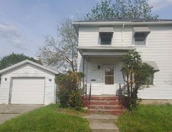 Pre-foreclosure in  DIVISION ST Fort Wayne, IN 46803