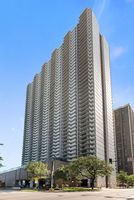 Pre-foreclosure in  N SHERIDAN RD E Chicago, IL 60660