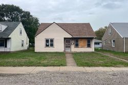 Pre-foreclosure in  GOSTLIN ST Hammond, IN 46327