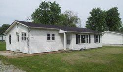 Pre-foreclosure Listing in STATE ST EAST CARONDELET, IL 62240