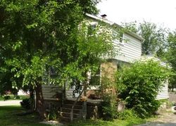 Pre-foreclosure in  JEWETT ST Woodstock, IL 60098