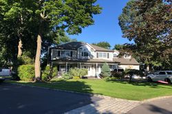 Pre-foreclosure in  ASPEN CIR Saint James, NY 11780