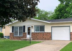 Pre-foreclosure Listing in N 10TH AVE CANTON, IL 61520