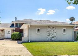 Pre-foreclosure in  S ADAMS ST Westmont, IL 60559