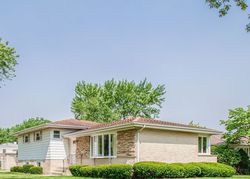 Pre-foreclosure in  W MILLERS RD Des Plaines, IL 60016