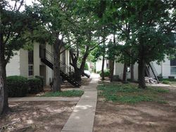 Pre-foreclosure Listing in E LINDSEY ST APT 4 NORMAN, OK 73071