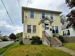 Pre-foreclosure Listing in MASON AVE CRANSTON, RI 02910