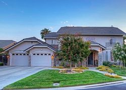 Pre-foreclosure in  E DUCKPOINT WAY Clovis, CA 93619