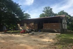 Pre-foreclosure in  BURKES CIR Forest, MS 39074