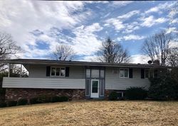 Pre-foreclosure Listing in GLADIOLA DR CLARKS SUMMIT, PA 18411