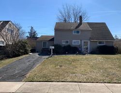 Pre-foreclosure Listing in WOODBINE RD LEVITTOWN, PA 19057