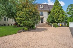 Pre-foreclosure in  IVORY CT Lakewood, NJ 08701