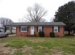 Pre-foreclosure Listing in PICKLER RD ALBEMARLE, NC 28001