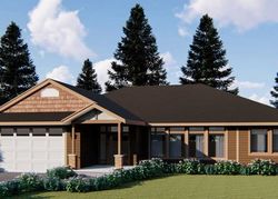 Pre-foreclosure in  NE ALAMEDA AVE Roseburg, OR 97470
