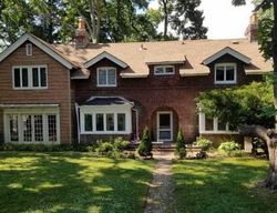 Pre-foreclosure Listing in BRYCE AVE GLEN COVE, NY 11542