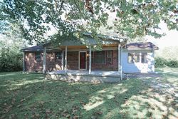 Pre-foreclosure in  OAK DR Clay City, KY 40312