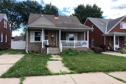 Pre-foreclosure Listing in 18TH ST WYANDOTTE, MI 48192