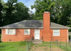Pre-foreclosure in  N JUNALUSKA DR Richmond, VA 23225