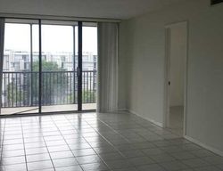 Pre-foreclosure in  N COUNTRY CLUB DR  Miami, FL 33180