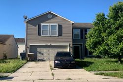 Pre-foreclosure Listing in W QUARTER MOON DR PENDLETON, IN 46064