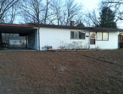 Pre-foreclosure in  SAINT JAMES LN East Saint Louis, IL 62206