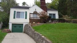 Pre-foreclosure in  WINONA DR Latonia, KY 41015