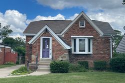 Pre-foreclosure Listing in BEECHWOOD ST GARDEN CITY, MI 48135