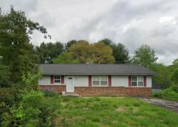  Whitaker Dr, Tazewell TN