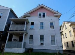 Pre-foreclosure Listing in FRANKLIN ST MERIDEN, CT 06450
